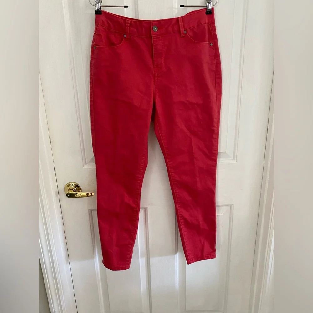 ARTISAN NY Women's Red Jeans - Picture 1 of 11